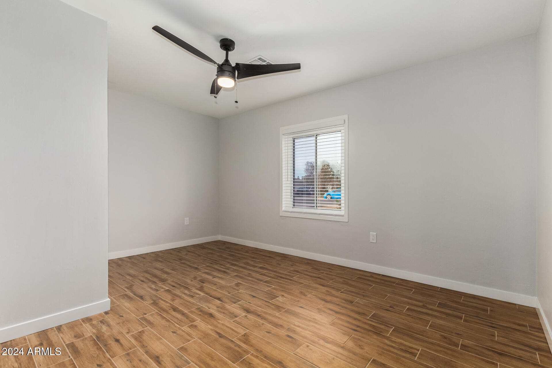 1825 West Roma Avenue Phoenix, AZ 85015 - Photo 21 of 36 19 - Roma