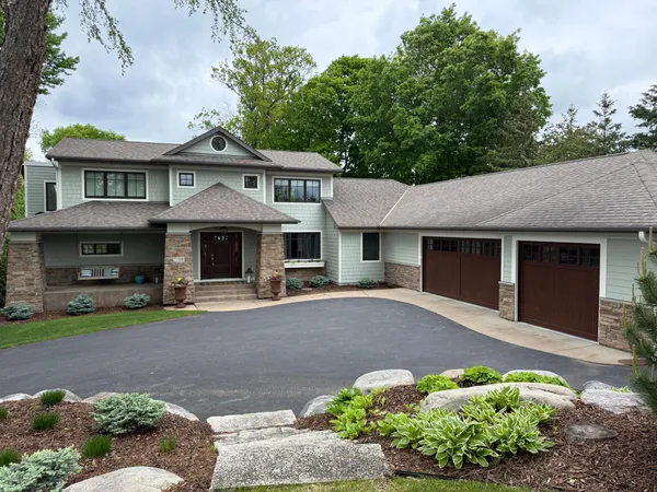 $3,000,000 | 21500 Excelsior Boulevard, Greenwood, MN 55331