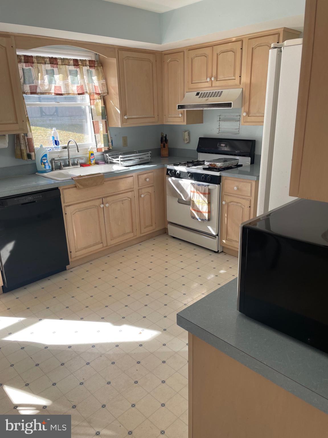 2720 Beacon Drive Sinking Spring, PA 19608 - Photo 8 of 9 Gallery Image 8