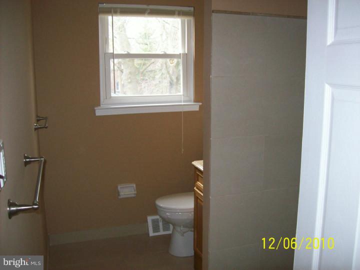307 Highland Road Cheltenham, PA 19012 - Photo 13 of 17 Bathroom