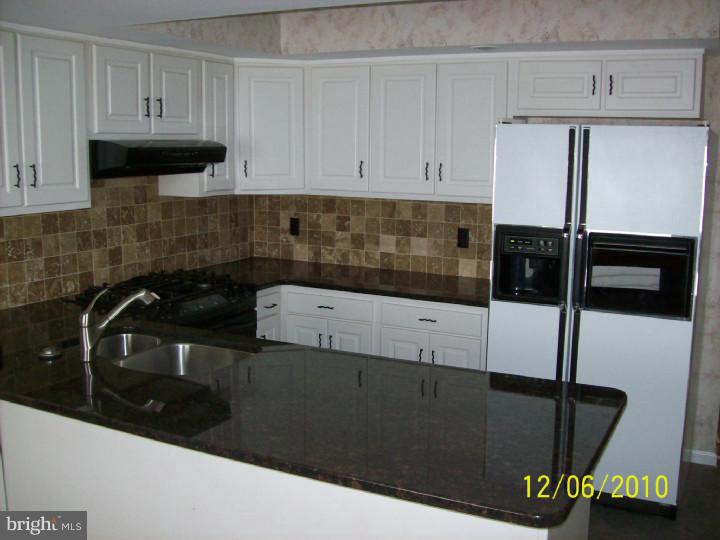 307 Highland Road Cheltenham, PA 19012 - Photo 4 of 17 Kitchen