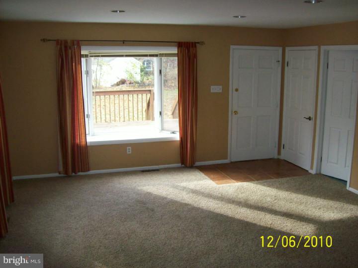 307 Highland Road Cheltenham, PA 19012 - Photo 5 of 17 Family Room