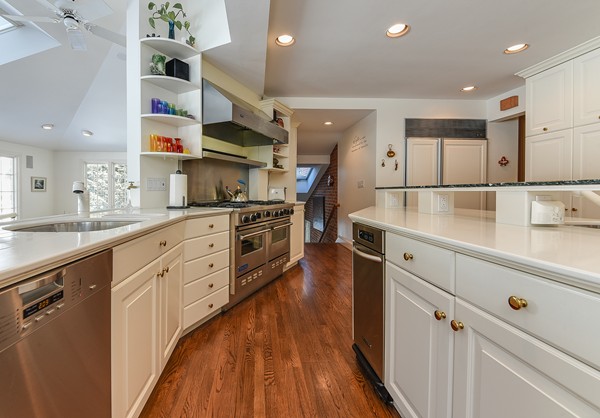 9 Lowell Road Wellesley, MA 02481 - Photo 11 of 30