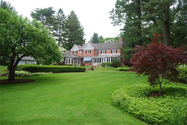 9 Lowell Road Wellesley, MA 02481 - Photo 4 of 30