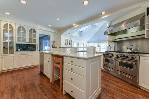 9 Lowell Road Wellesley, MA 02481 - Photo 10 of 30