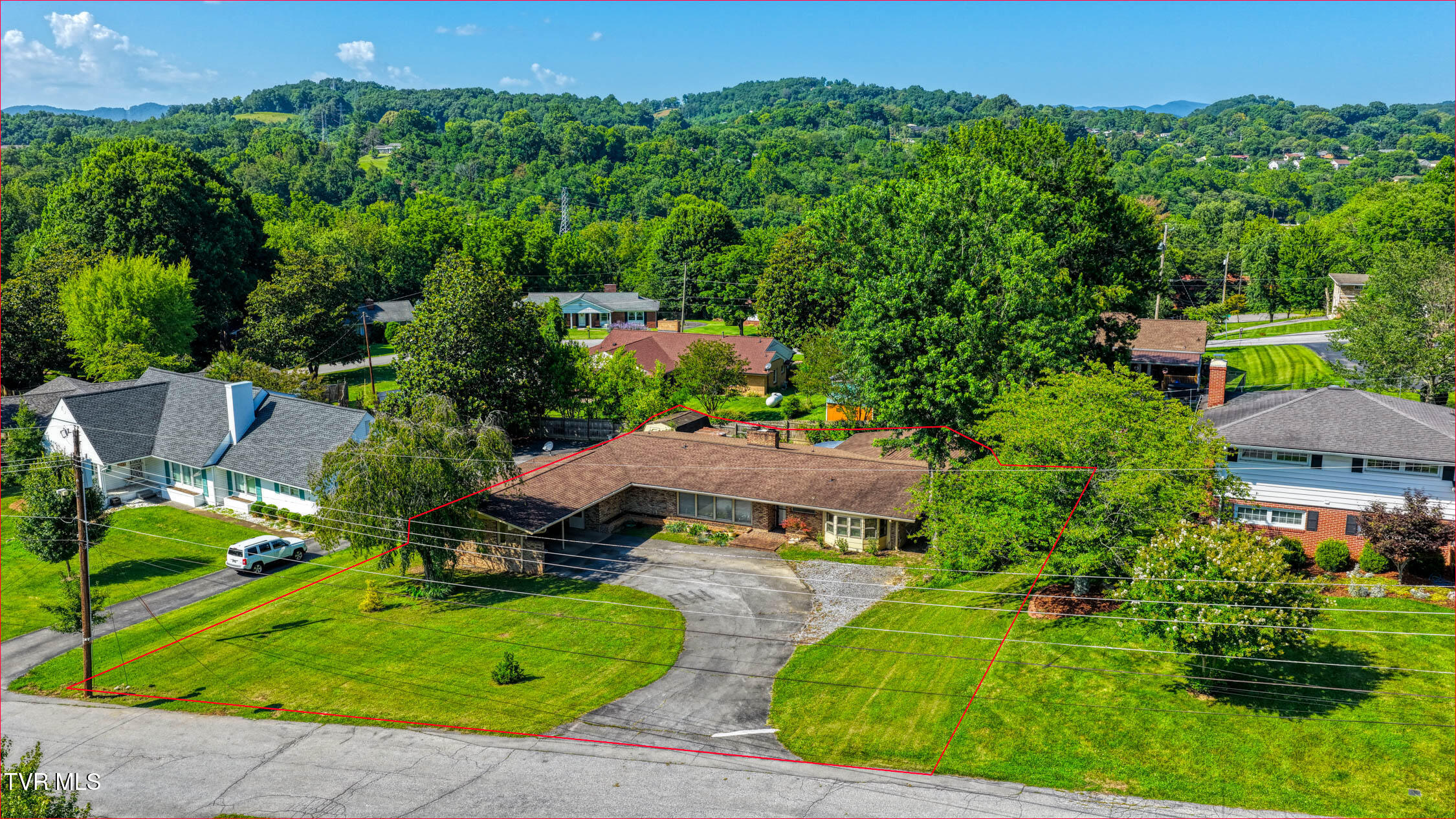2136 Heatherly Road Kingsport, TN 37660 - Photo 5 of 51 2136 Heatherly. Kpt MLSa (19 of 32)