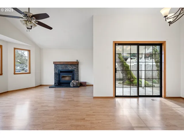 $394,999 | 662 South 44th Street, Springfield, OR 97478