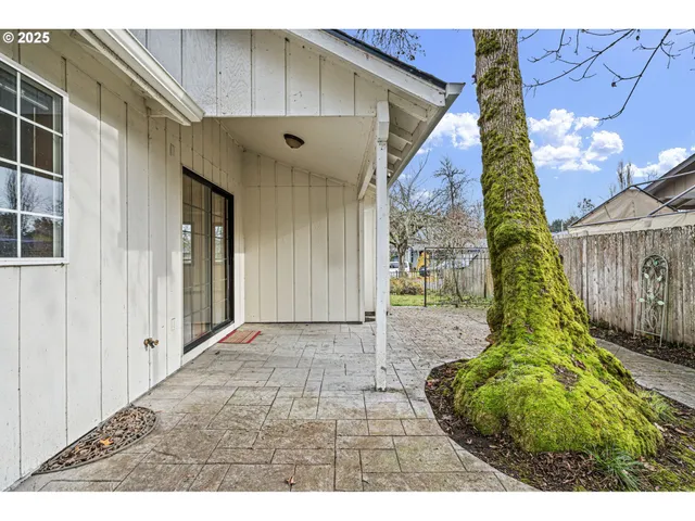 $394,999 | 662 South 44th Street, Springfield, OR 97478