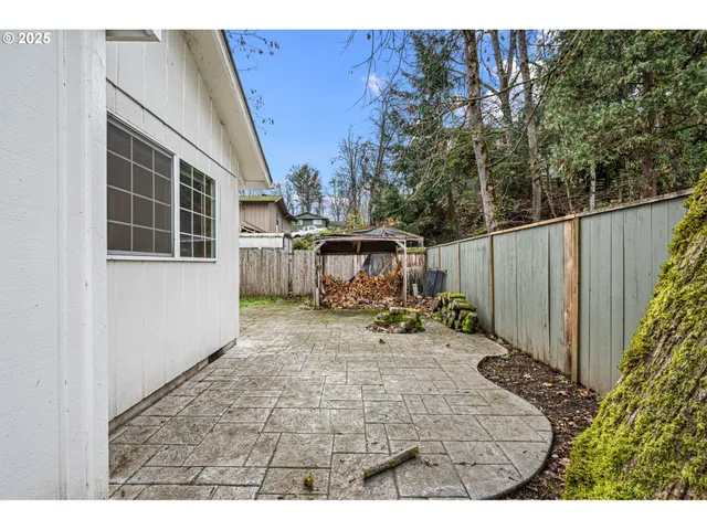 $394,999 | 662 South 44th Street, Springfield, OR 97478