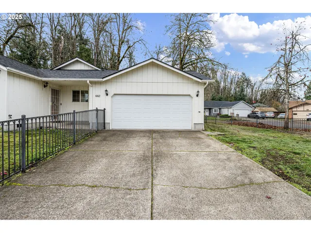 $394,999 | 662 South 44th Street, Springfield, OR 97478