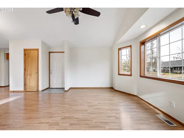 $394,999 | 662 South 44th Street, Springfield, OR 97478