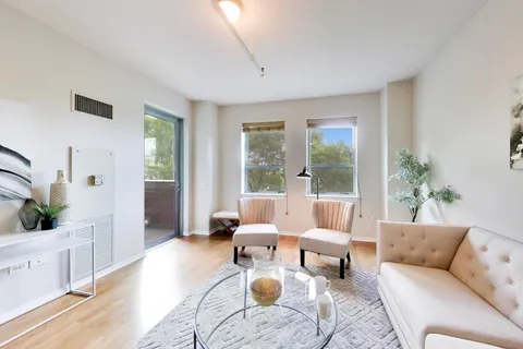$499,500 | 437 West Division Street, Unit 303, Chicago, IL 60610