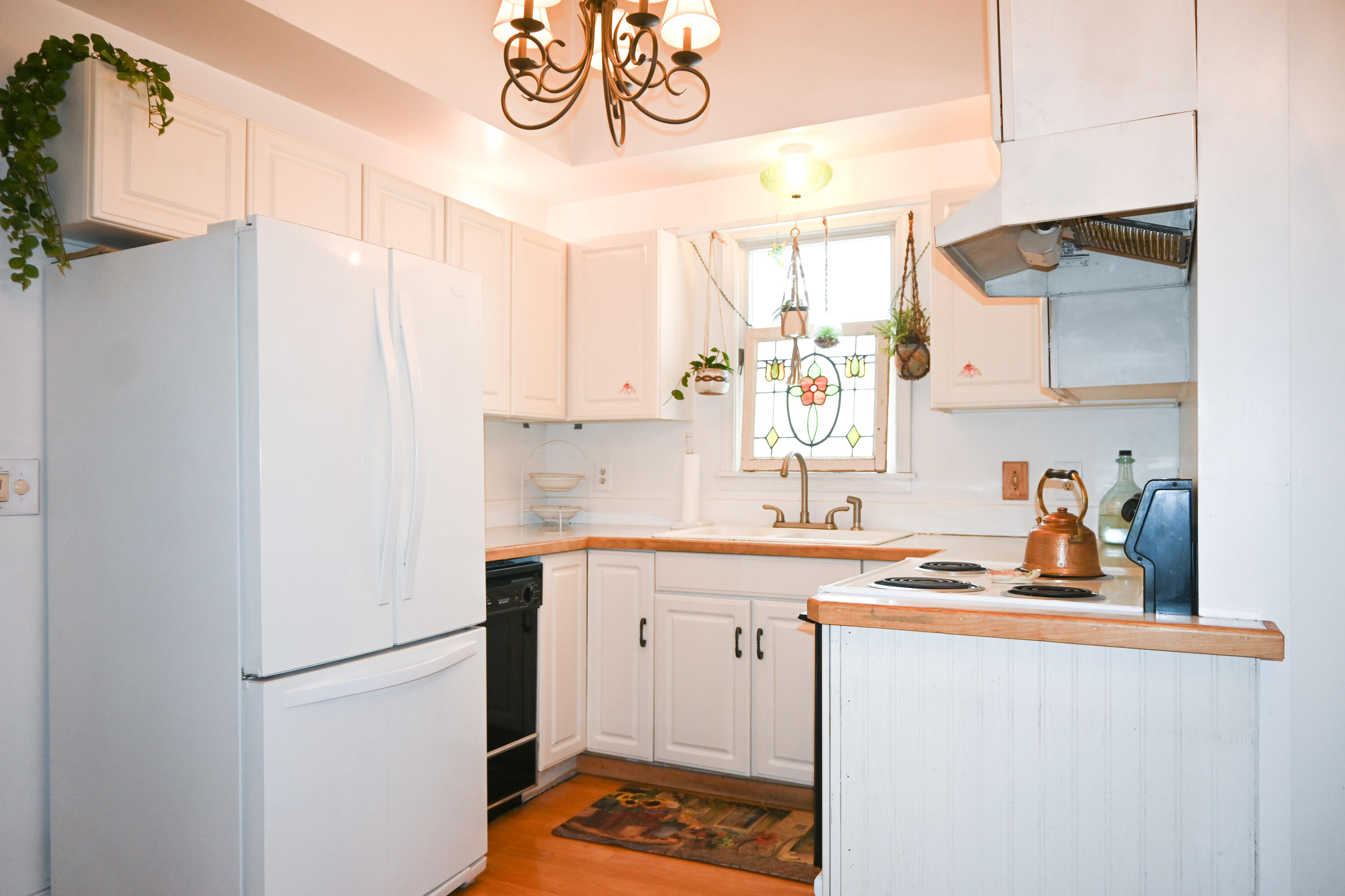 1206 Ruddiman Drive Muskegon, MI 49445 - Photo 7 of 33 Kitchen