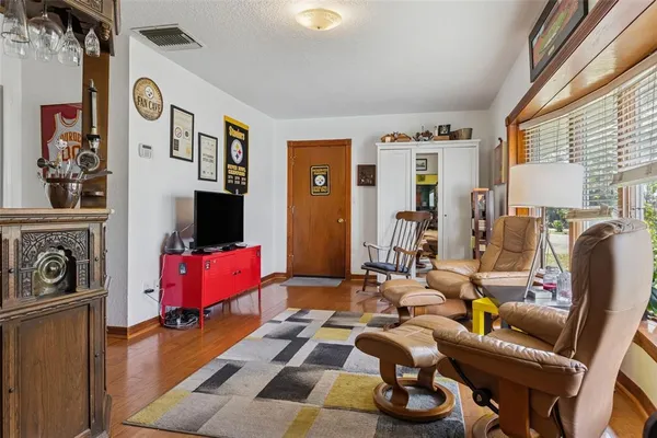 $5,200 | 2603 North Ridgewood Avenue, Tampa, FL 33602