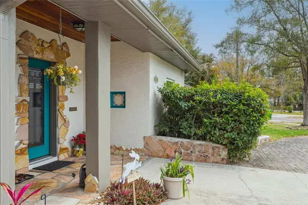 $5,200 | 2603 North Ridgewood Avenue, Tampa, FL 33602