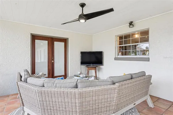 $5,200 | 2603 North Ridgewood Avenue, Tampa, FL 33602