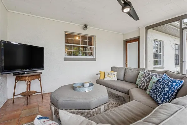 $5,200 | 2603 North Ridgewood Avenue, Tampa, FL 33602