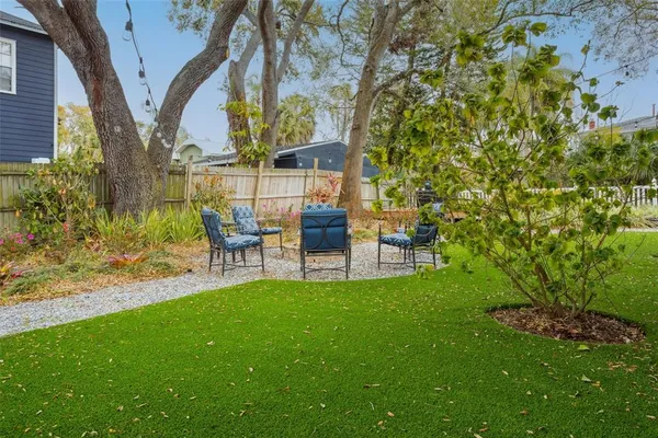 $5,200 | 2603 North Ridgewood Avenue, Tampa, FL 33602