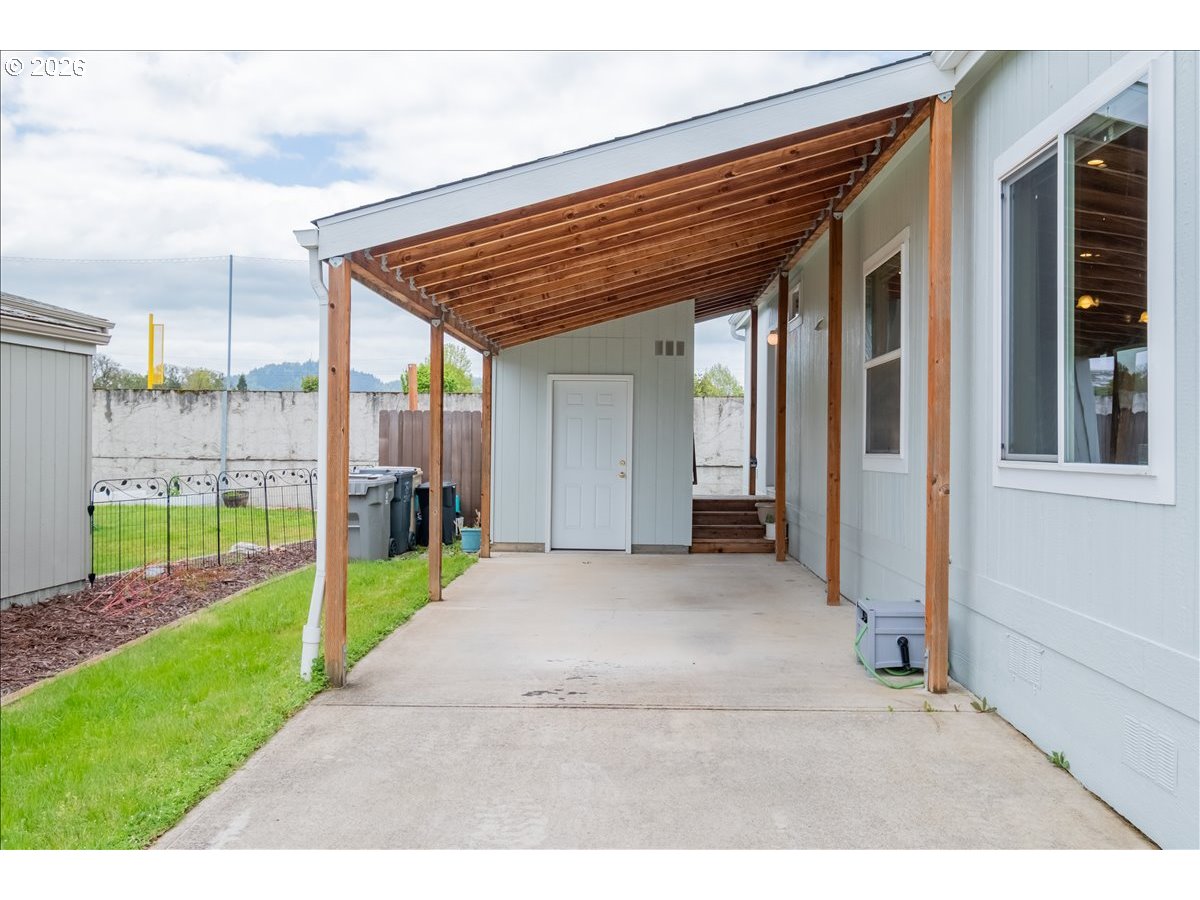 200 Market Street Lebanon, OR 97355 - Photo 33 of 39