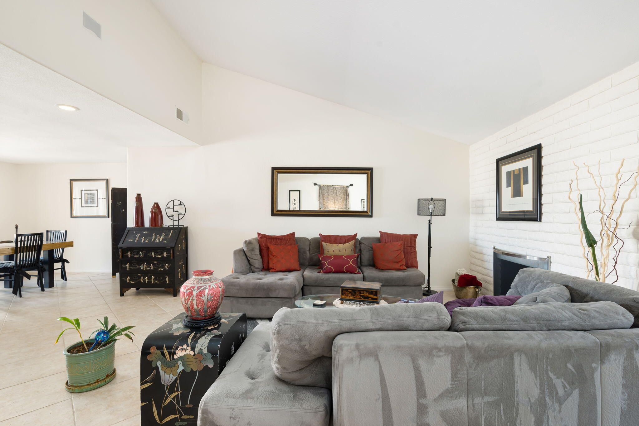 73535 Haystack Road Palm Desert, CA 92260 - Photo 21 of 47 a living room with furniture and a couch