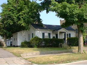 712 Jefferson Street Rochester, IN 46975 - Photo 1 of 1
