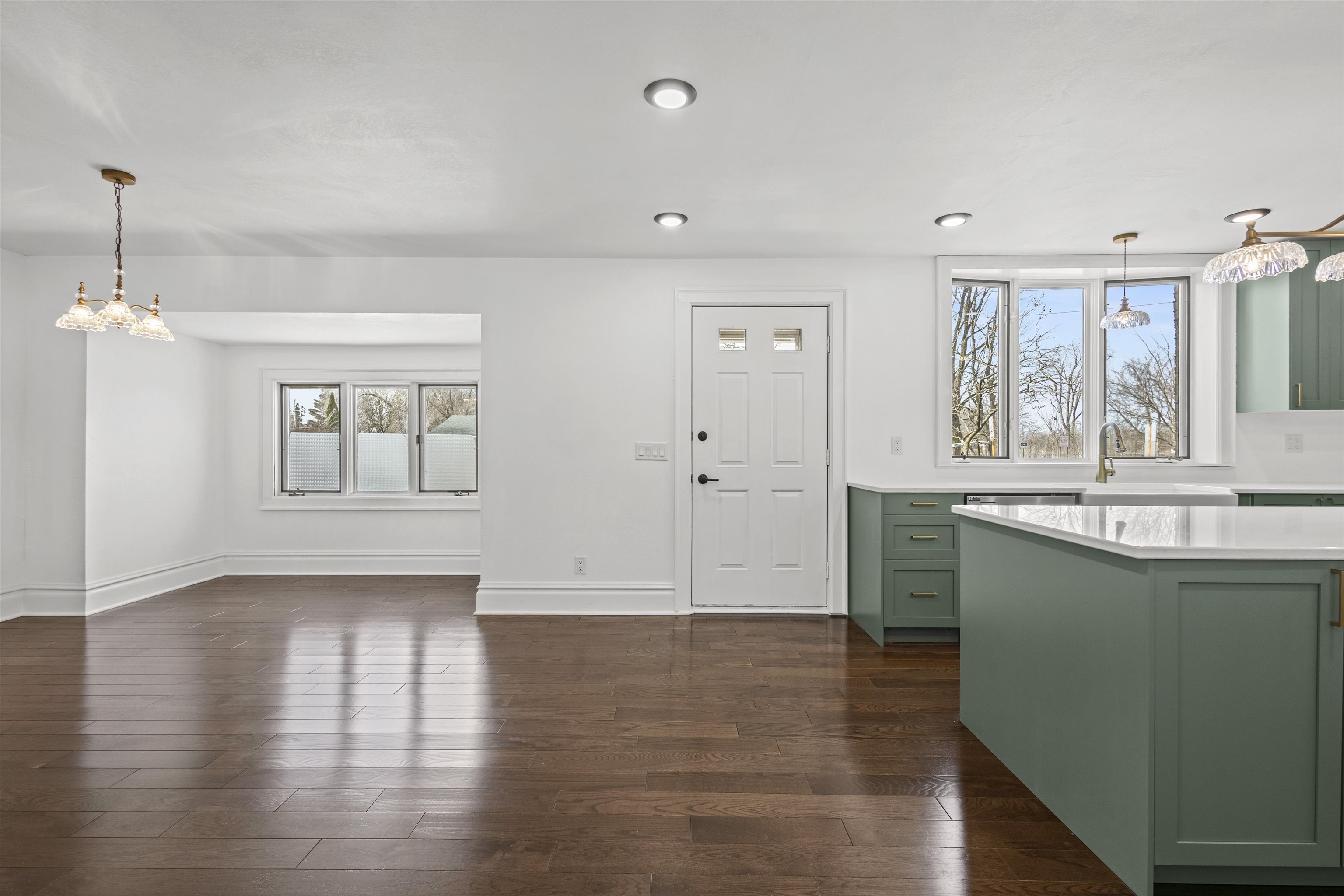 2157 Riverside Avenue Marinette, WI 54143 - Photo 17 of 67