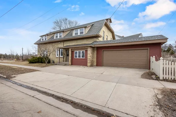 $439,900 | 2157 Riverside Avenue, Marinette, WI 54143