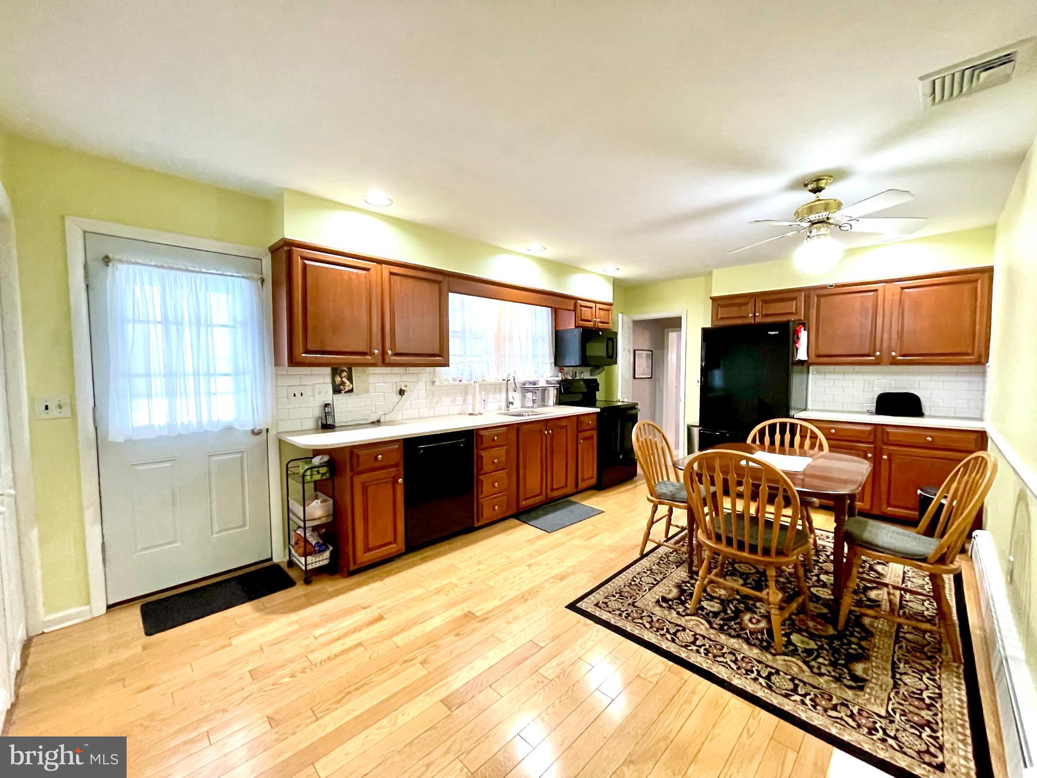 1907 Juniata Road Norristown, PA 19403 - Photo 5 of 12 Eat-in-Kitchen
