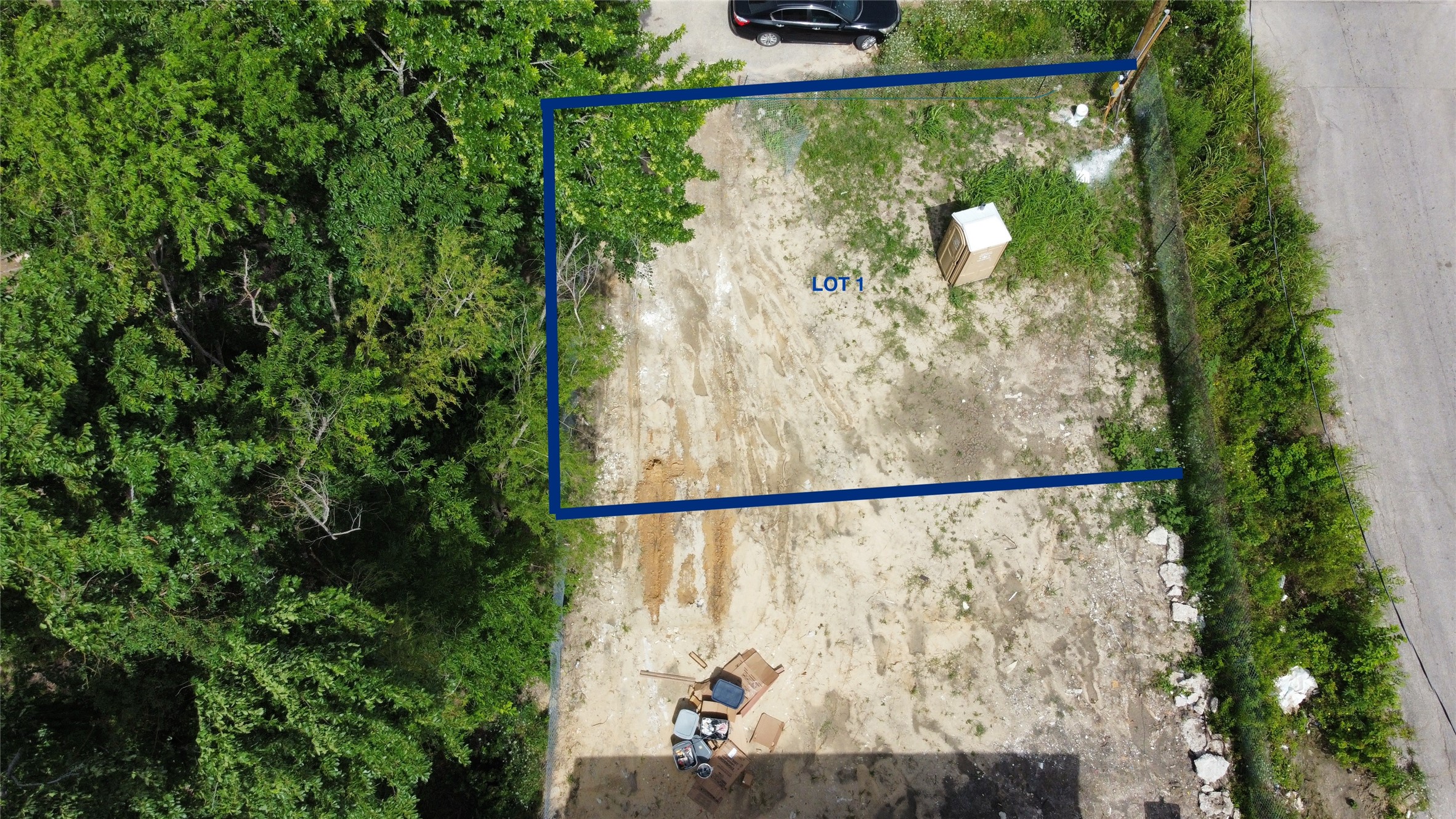 4508 Ward Street Houston, TX 77021 - Photo 5 of 6 a view of a back yard from a balcony