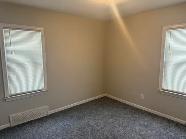 $147,000 | 21004 Syracuse Avenue, Warren, MI 48091