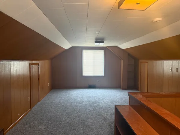 $147,000 | 21004 Syracuse Avenue, Warren, MI 48091