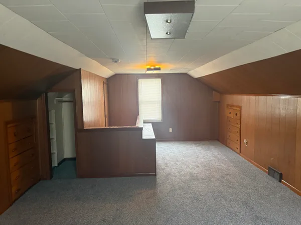 $147,000 | 21004 Syracuse Avenue, Warren, MI 48091