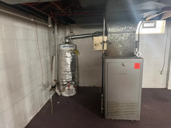 $147,000 | 21004 Syracuse Avenue, Warren, MI 48091