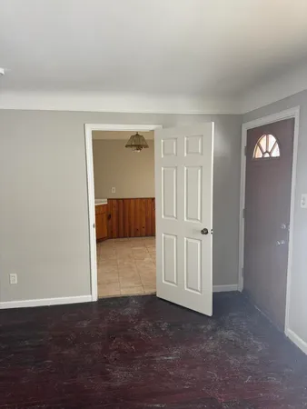 $147,000 | 21004 Syracuse Avenue, Warren, MI 48091