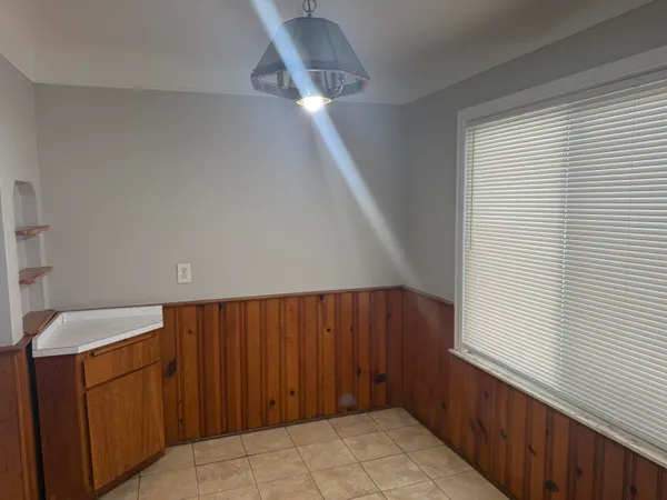 $147,000 | 21004 Syracuse Avenue, Warren, MI 48091