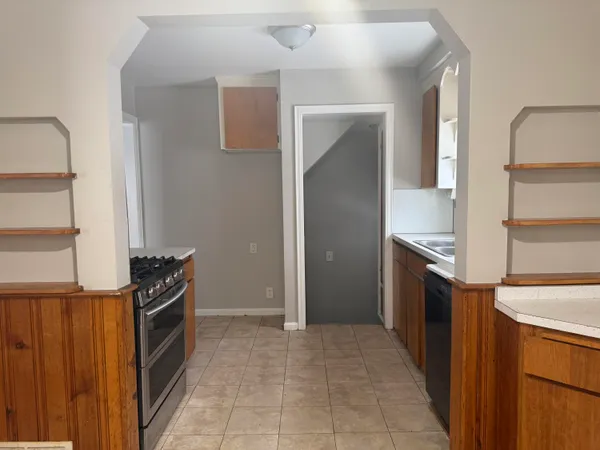 $147,000 | 21004 Syracuse Avenue, Warren, MI 48091