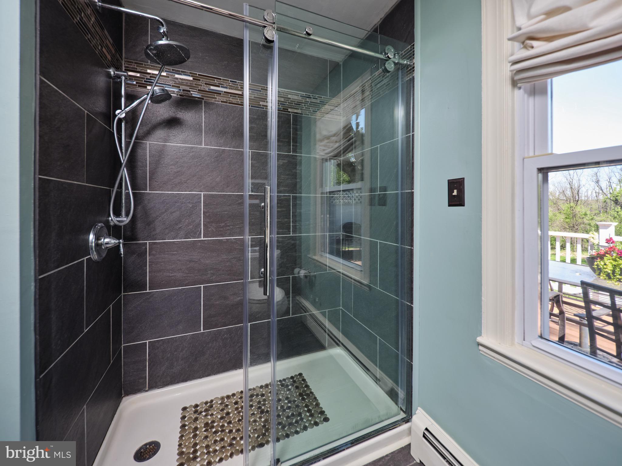 1001 Eagle Road Newtown, PA 18940 - Photo 21 of 49 Main Floor Bath