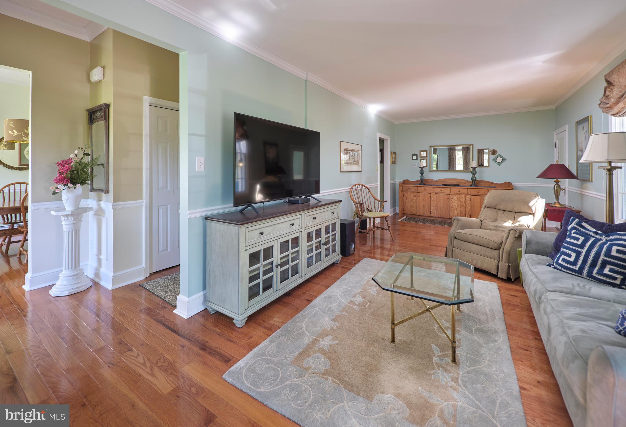 1001 Eagle Road Newtown, PA 18940 - Photo 9 of 49 Living Room