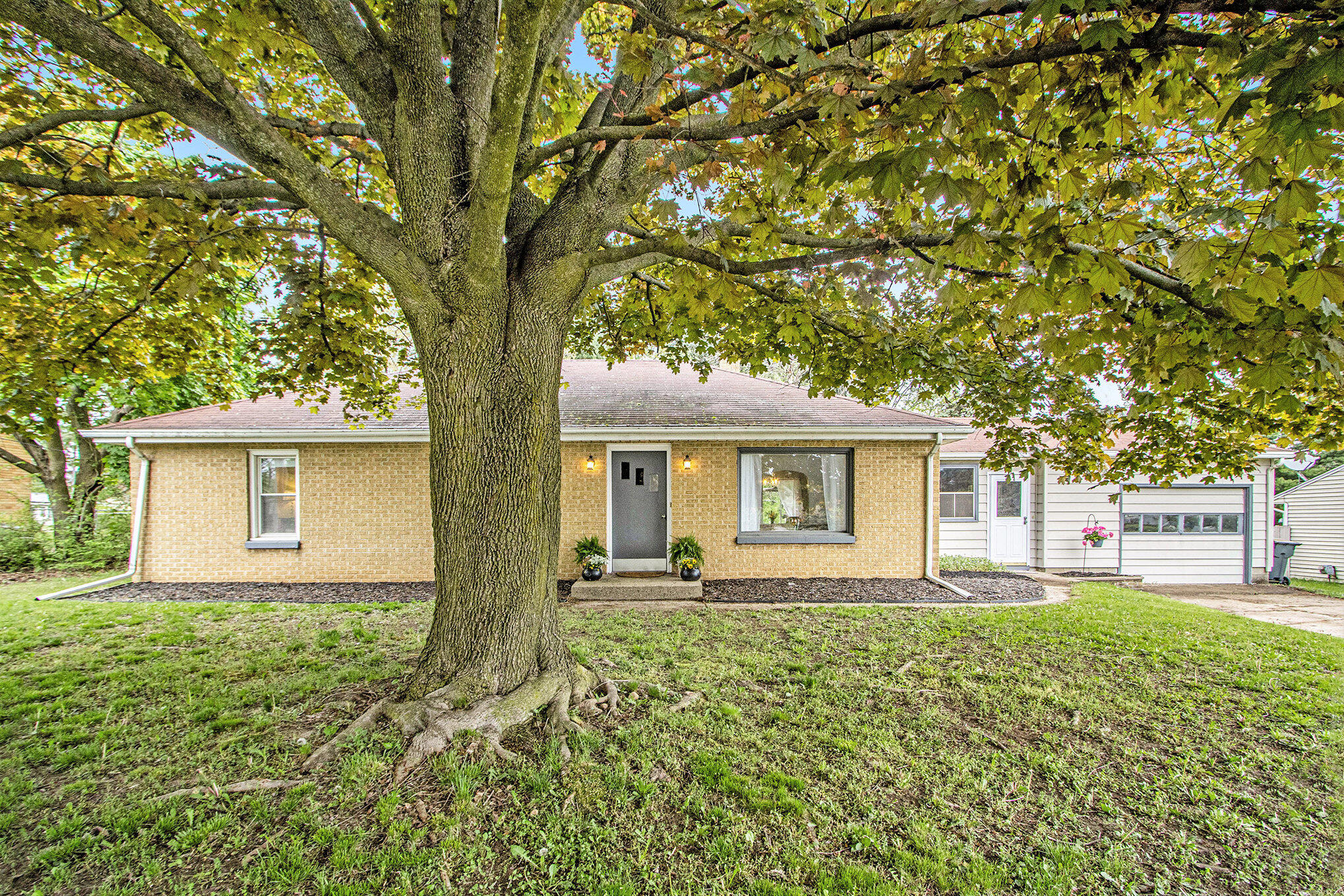 802 Romence Road Portage, MI 49024 - Photo 2 of 23 002_file_824