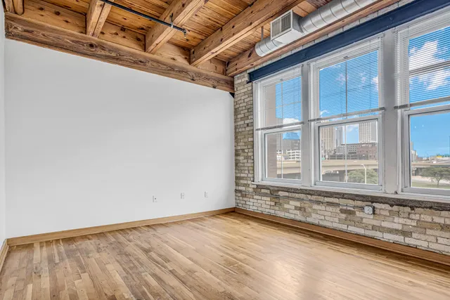 $2,450 | 413 North 2nd Street, Unit 320, Milwaukee, WI 53203