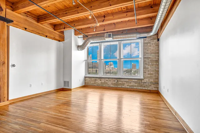 $2,450 | 413 North 2nd Street, Unit 320, Milwaukee, WI 53203