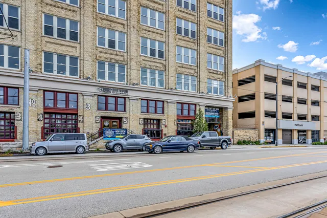$2,450 | 413 North 2nd Street, Unit 320, Milwaukee, WI 53203