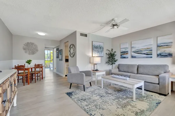 $1,750 | 1131 Southeast 4th Street, Unit 2030, Boynton Beach, FL 33435