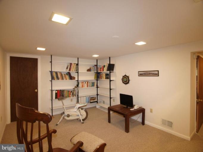 2600 Dawson Avenue Silver Spring, MD 20902 - Photo 20 of 24 a living room with furniture