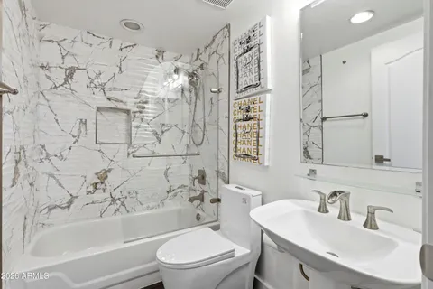 $465,000 | 1747 East Northern Avenue, Unit 140, Phoenix, AZ 85020