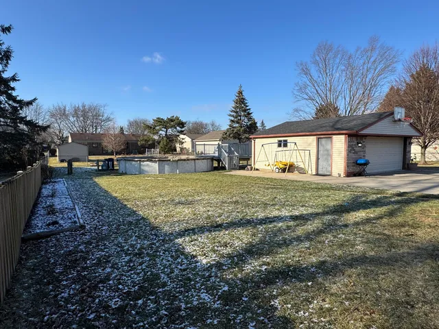 $299,900 | 39825 Wolo Court, Clinton Township, MI 48038