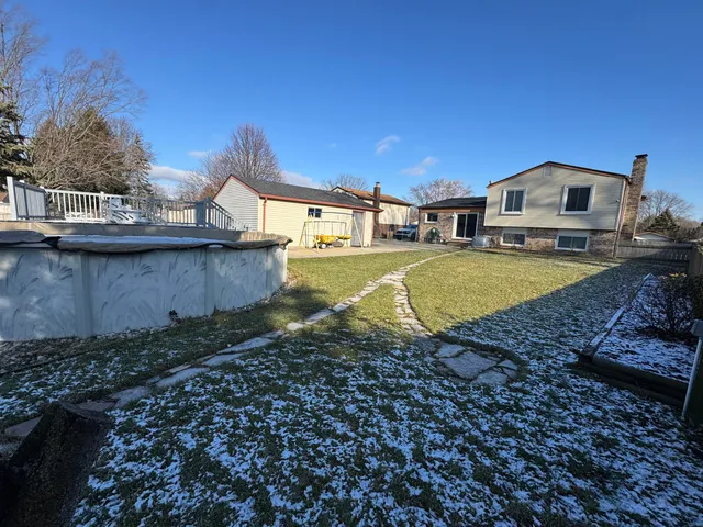 $299,900 | 39825 Wolo Court, Clinton Township, MI 48038