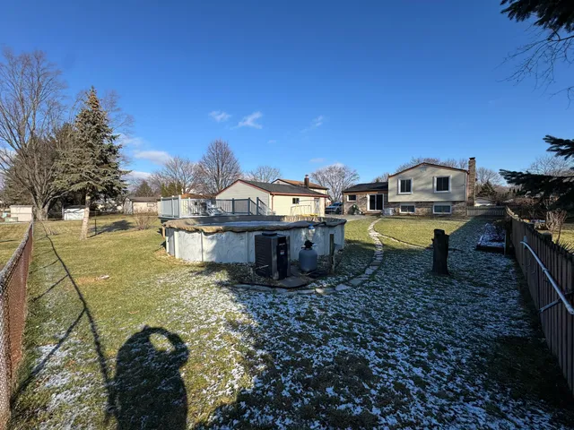 $299,900 | 39825 Wolo Court, Clinton Township, MI 48038