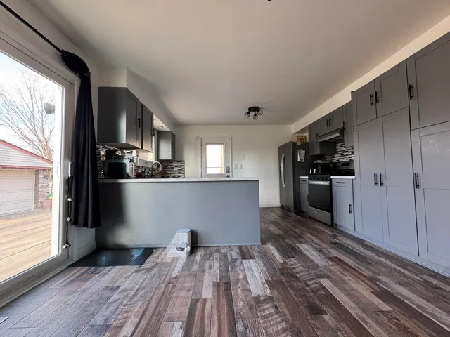 $299,900 | 39825 Wolo Court, Clinton Township, MI 48038