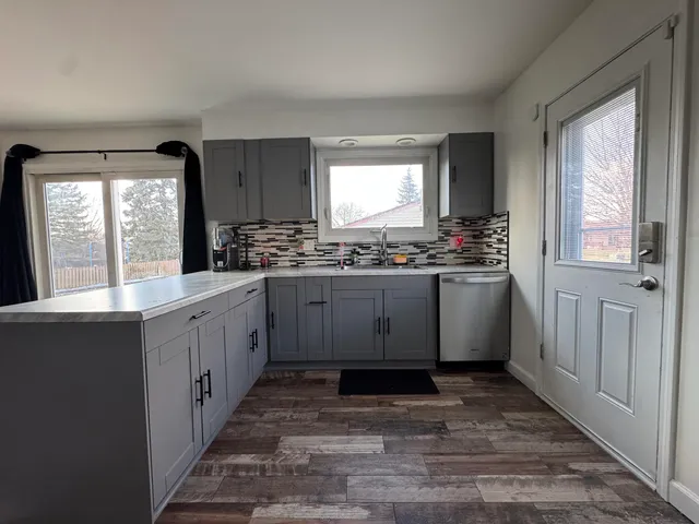 $299,900 | 39825 Wolo Court, Clinton Township, MI 48038